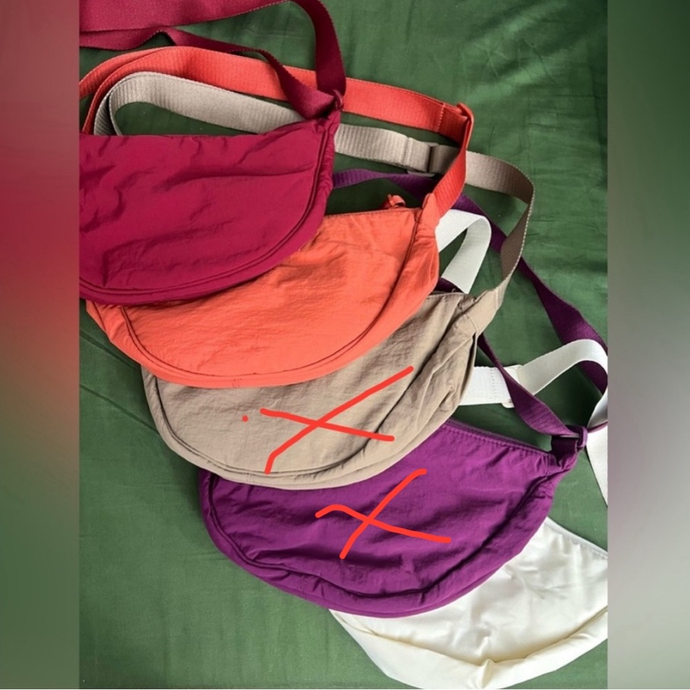 UNIQLO Round Mini Shoulder Bags
